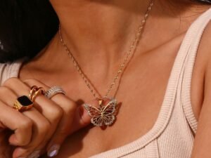 Roselina Fashion Simple Animal All-match Pendant Jewelry Women